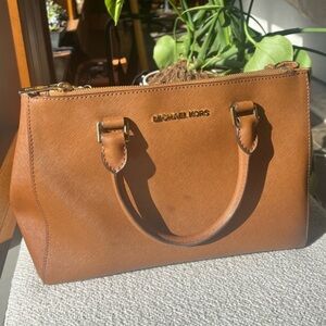 Michael kors purse